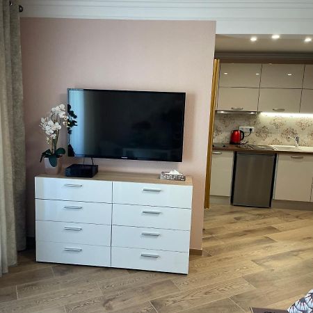 Studio With Swimming Pool 80 Meters Near The Beach Nice Exteriör bild
