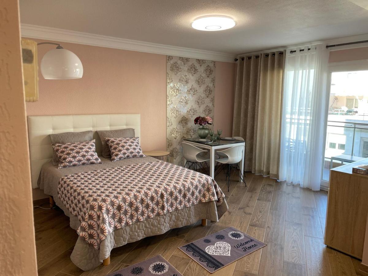 Studio With Swimming Pool 80 Meters Near The Beach Nice Exteriör bild