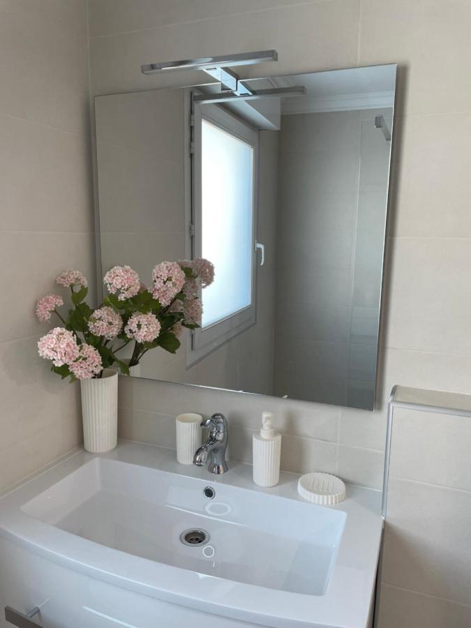 Studio With Swimming Pool 80 Meters Near The Beach Nice Exteriör bild
