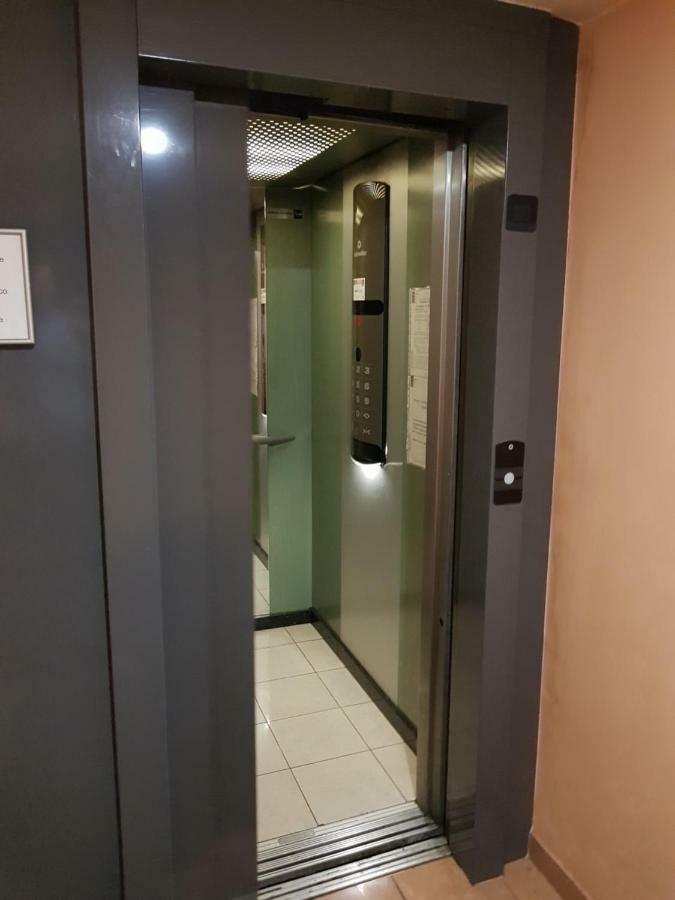 Studio With Swimming Pool 80 Meters Near The Beach Nice Exteriör bild